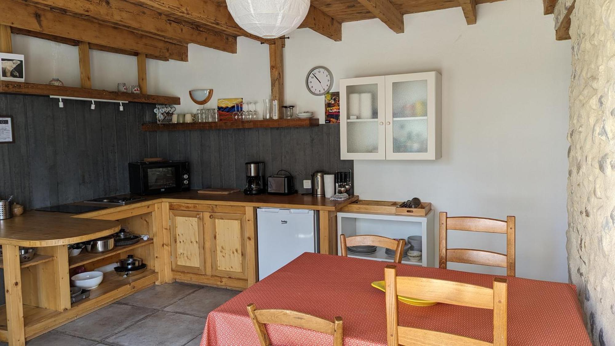 Rez-De-Jardin Independant Dans Ferme Maraichere Bio Avec Grand Jardin Privatif Clos Et Arbore Crest Eksteriør billede